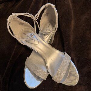 Women's shoes